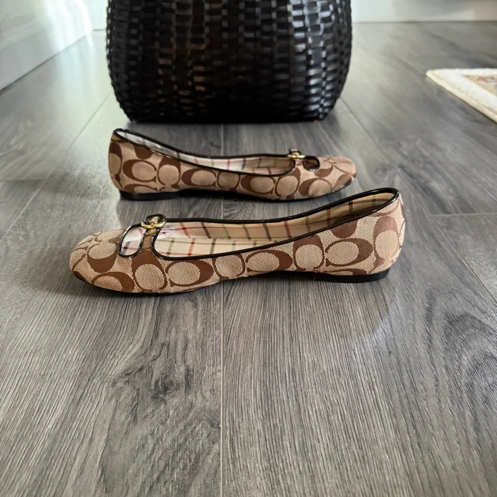 Coach Women's Tan and Brown Patterned Flats Size 8B - Picture 7 of 9